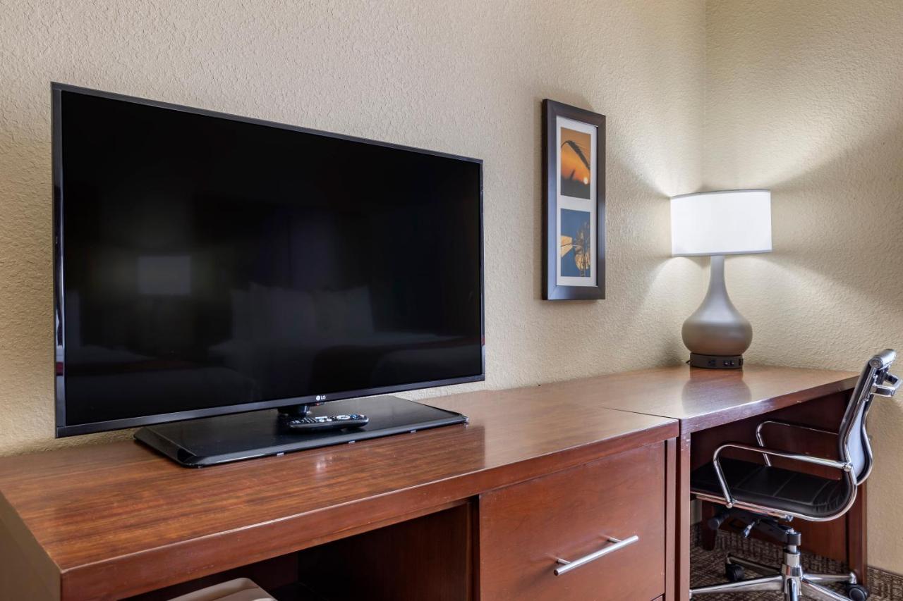 Comfort Inn & Suites Augusta Extérieur photo