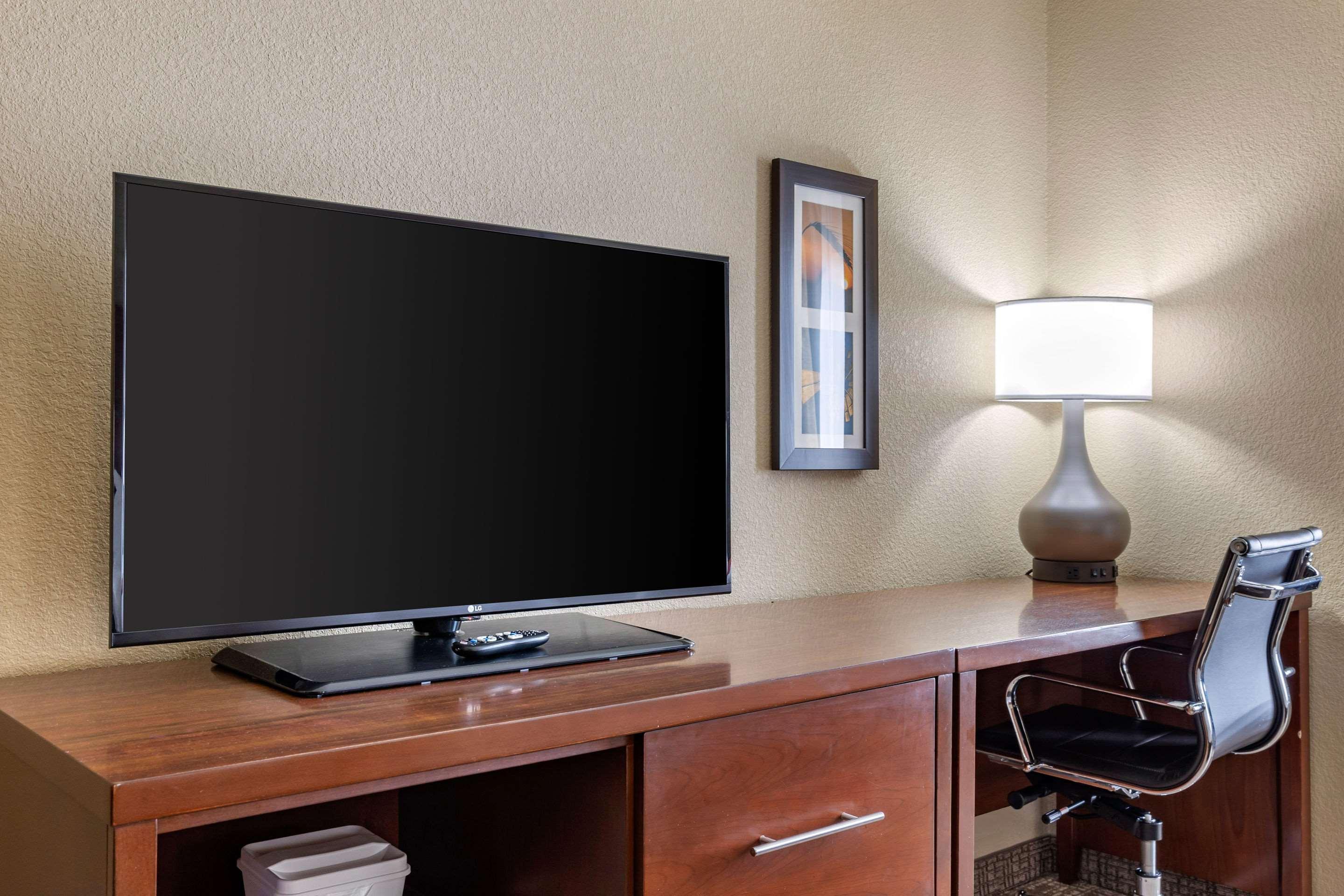 Comfort Inn & Suites Augusta Extérieur photo