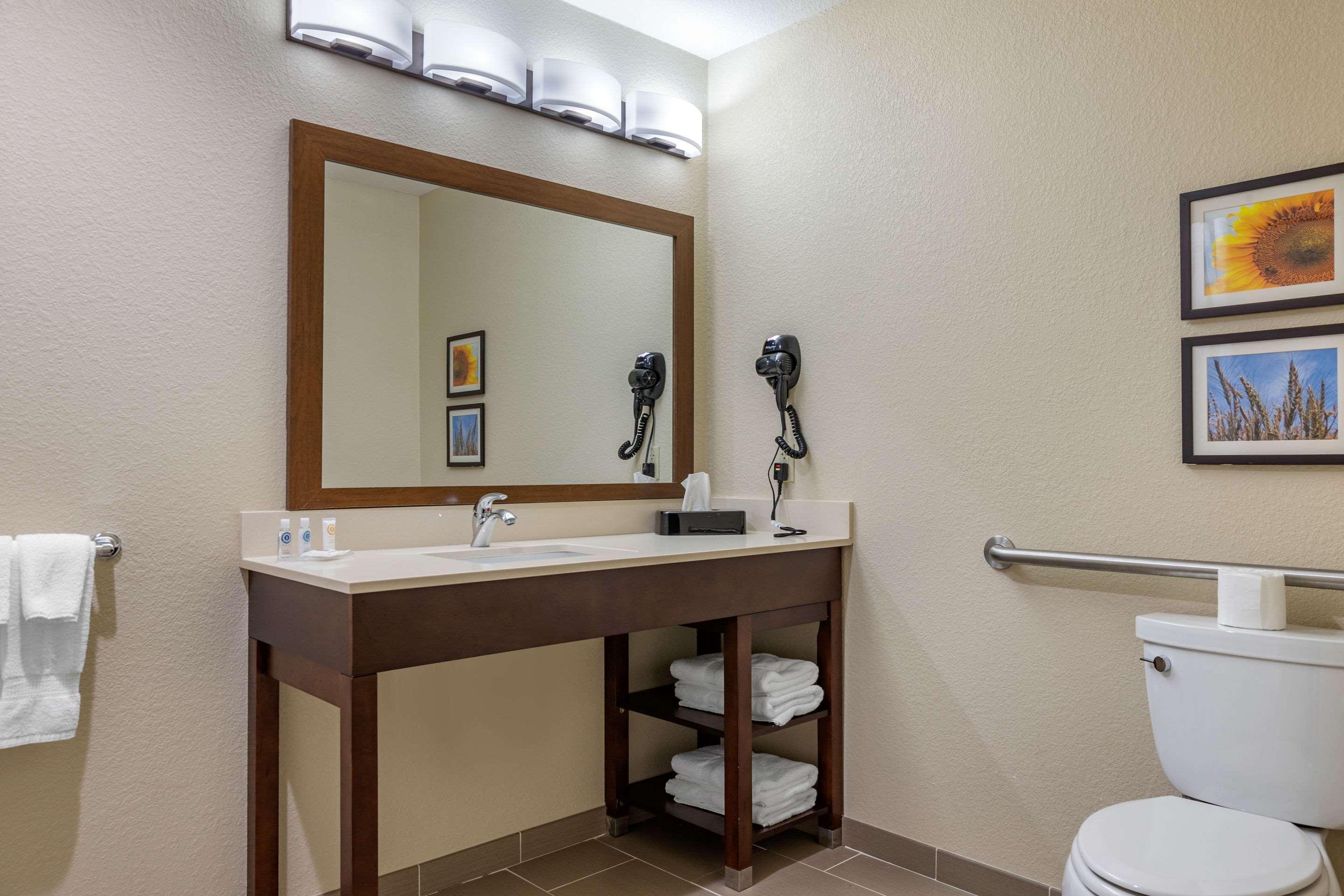 Comfort Inn & Suites Augusta Extérieur photo