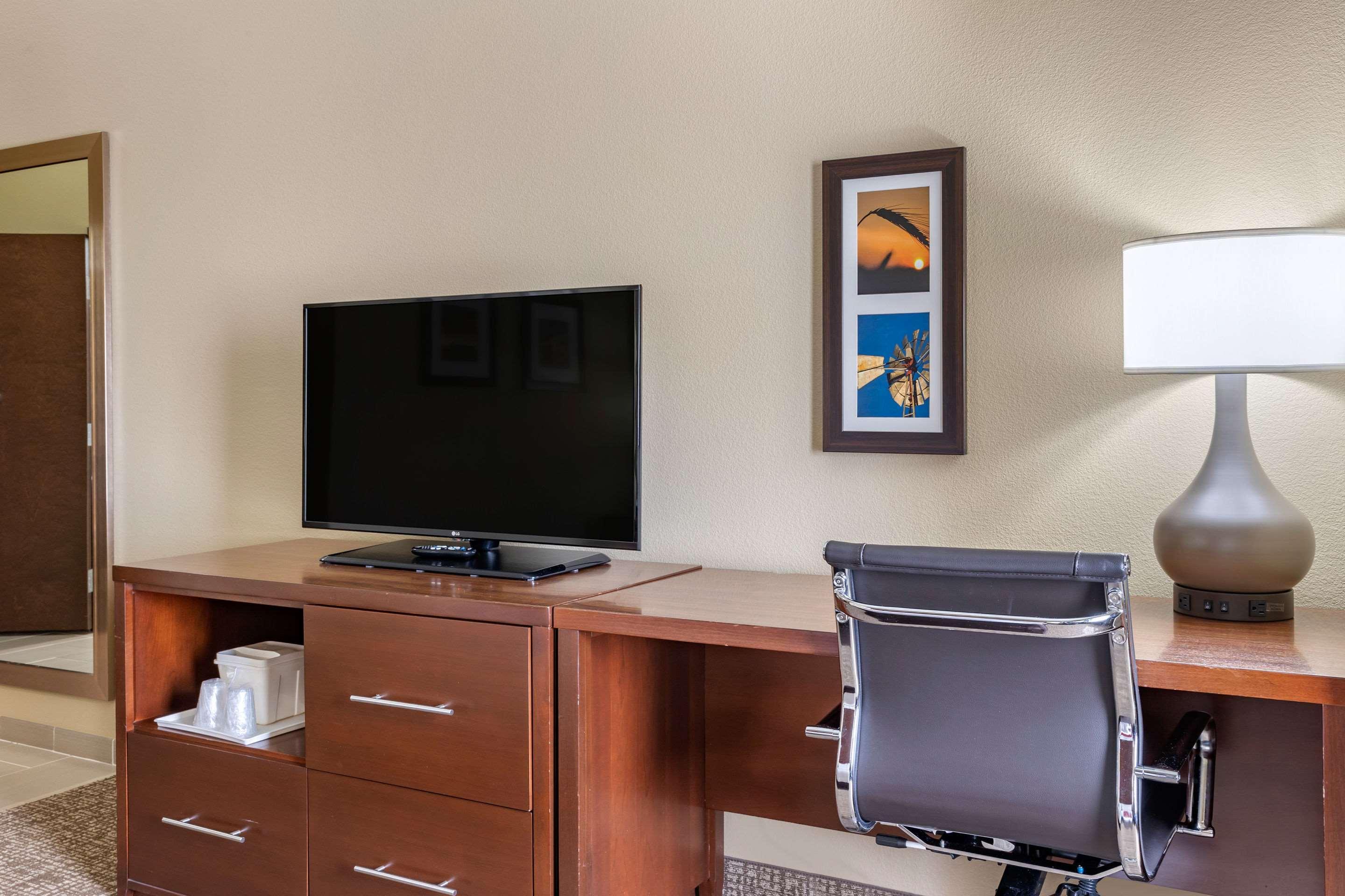 Comfort Inn & Suites Augusta Extérieur photo