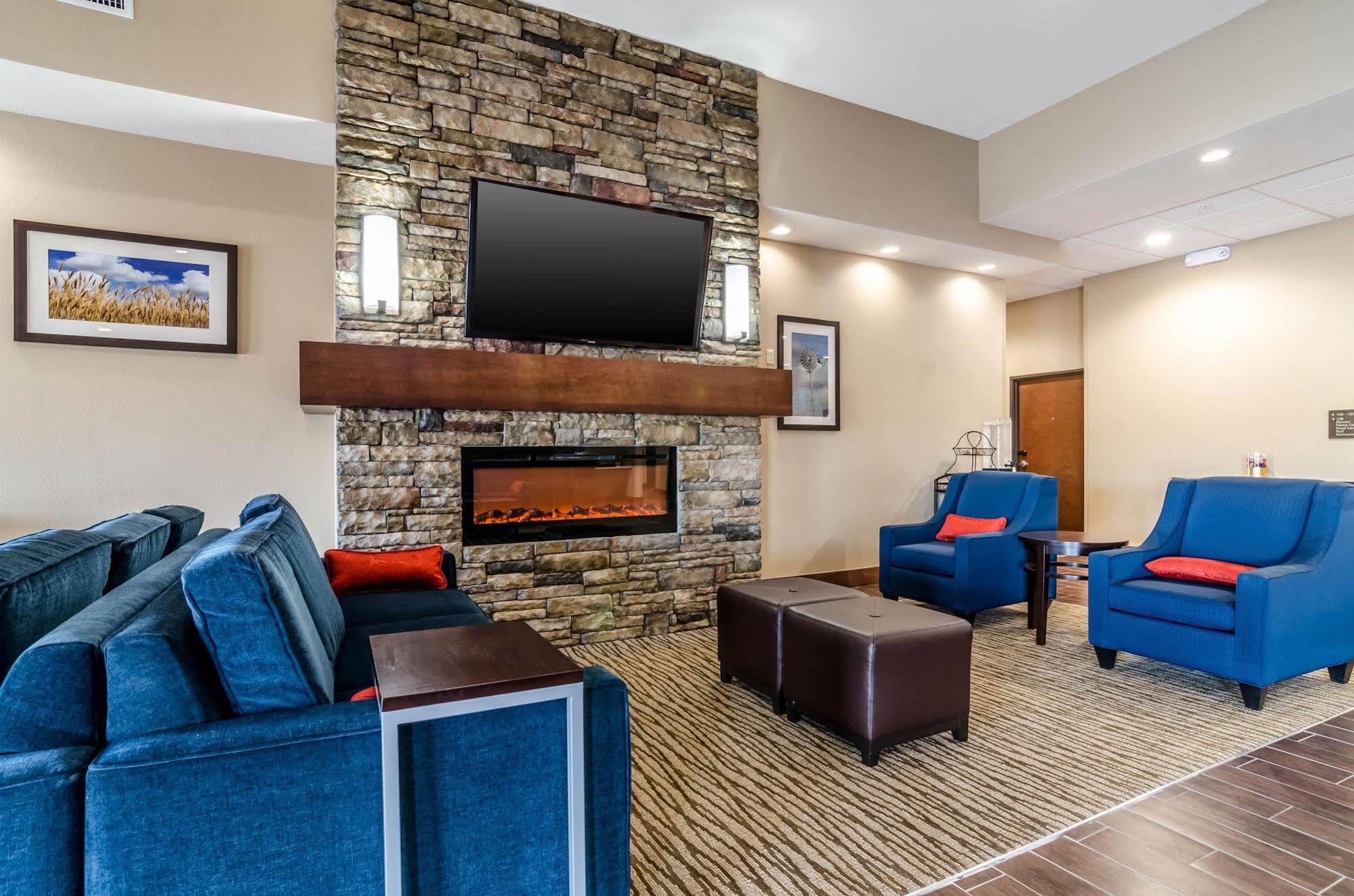 Comfort Inn & Suites Augusta Extérieur photo