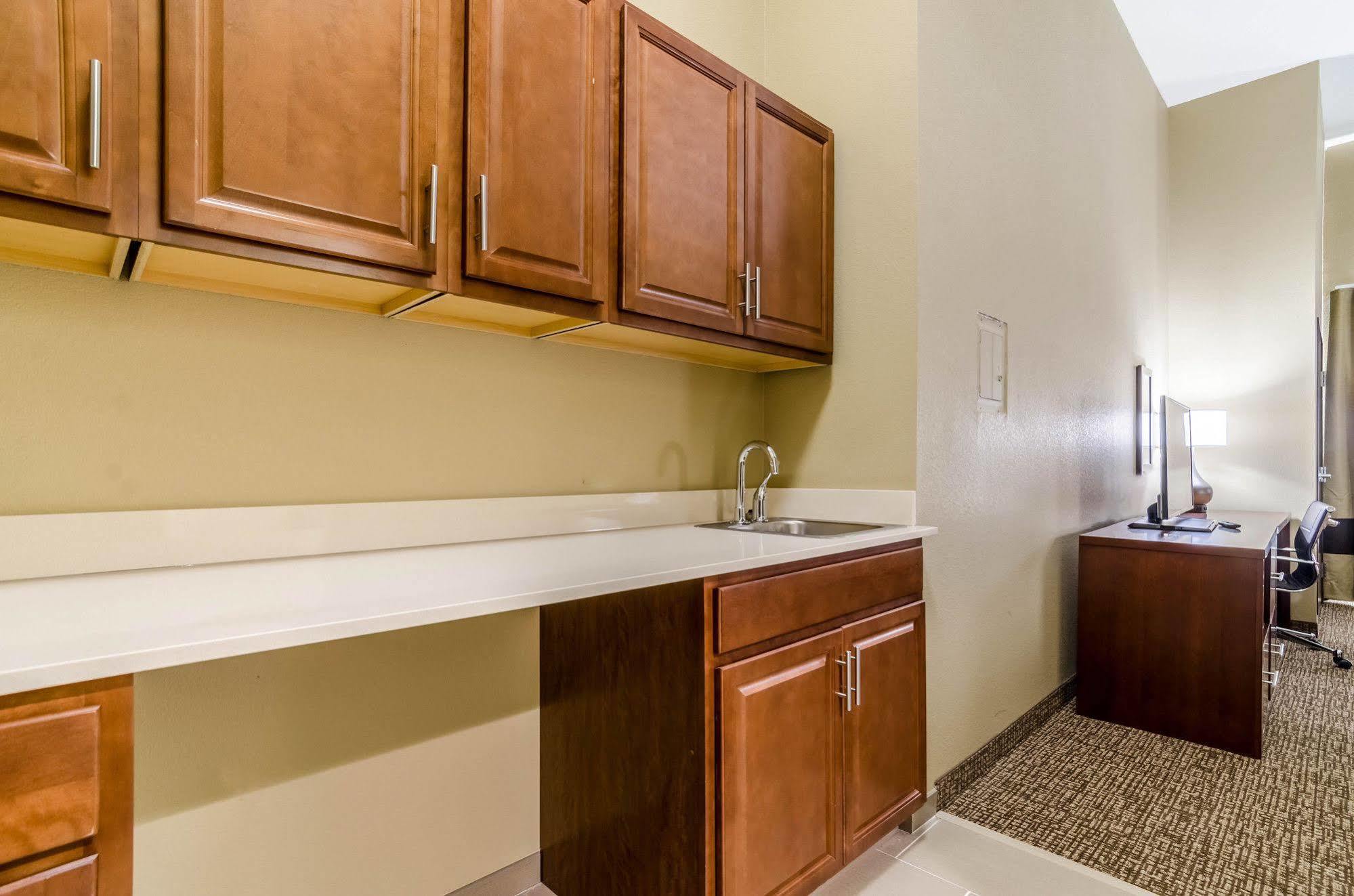 Comfort Inn & Suites Augusta Extérieur photo